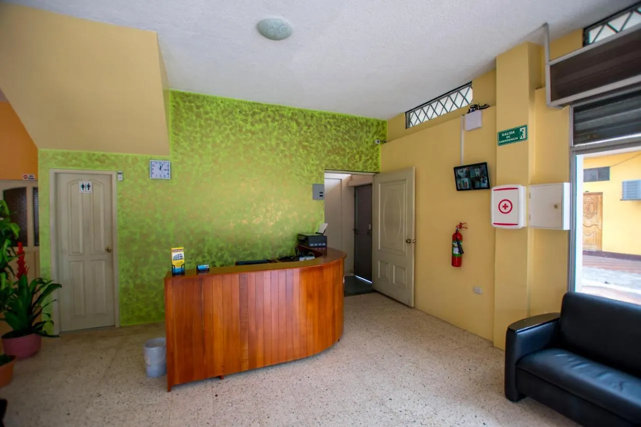 Hostal Andry Puerto Baquerizo Moreno 2*,