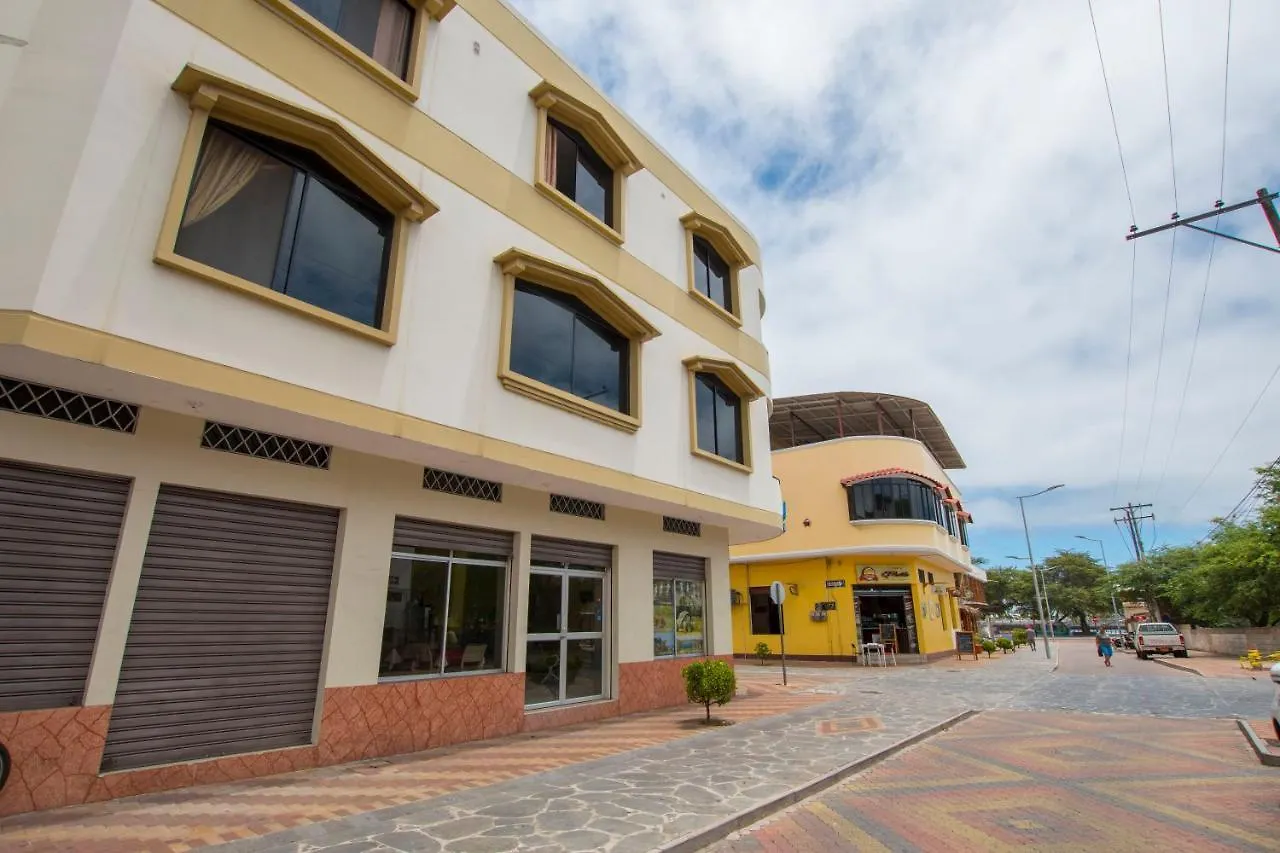 Hostal Andry Puerto Baquerizo Moreno 2*,